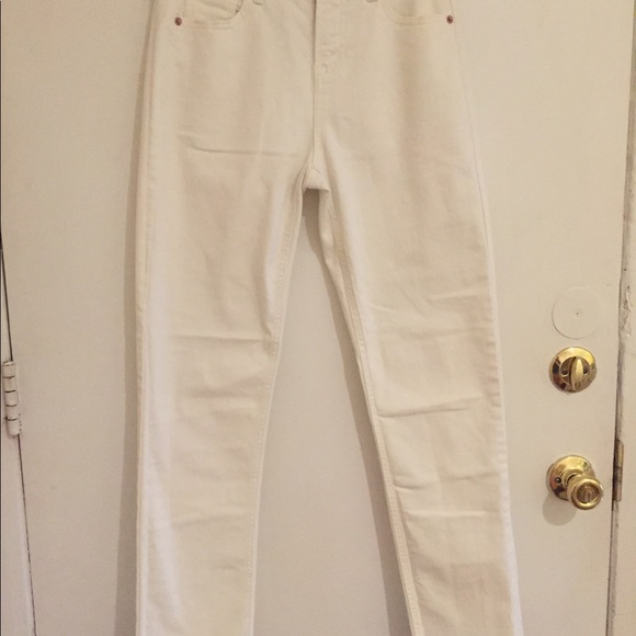 Old Navy Power Straight White Jeans - Picture 2 of 6